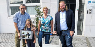 Grenzüberschreitende Zusammenarbeit – Anton Hofreiter besucht die puzzleYOU Produktion